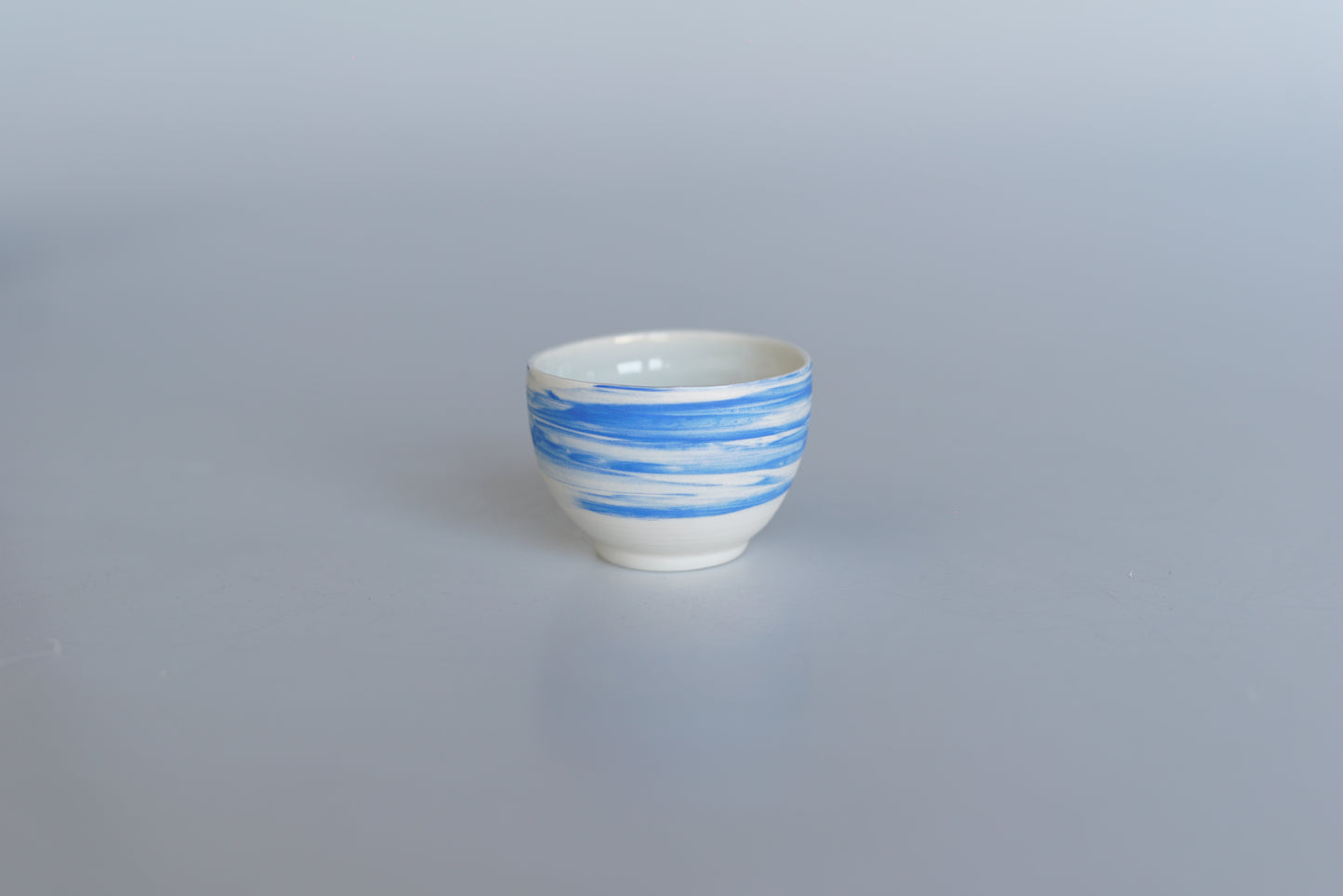 modrý hrnek Stratus