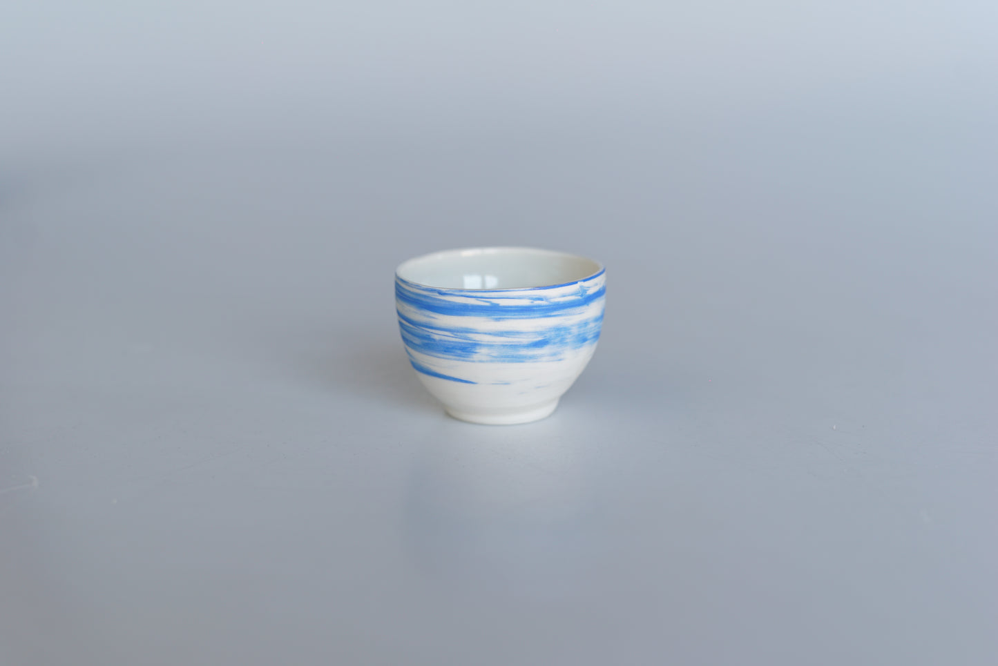 modrý hrnek Stratus