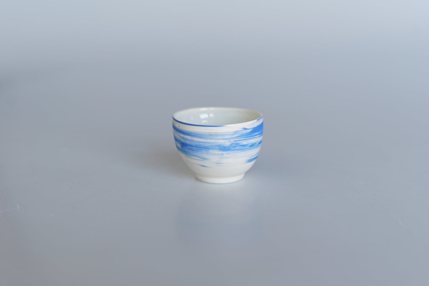 modrý hrnek Stratus